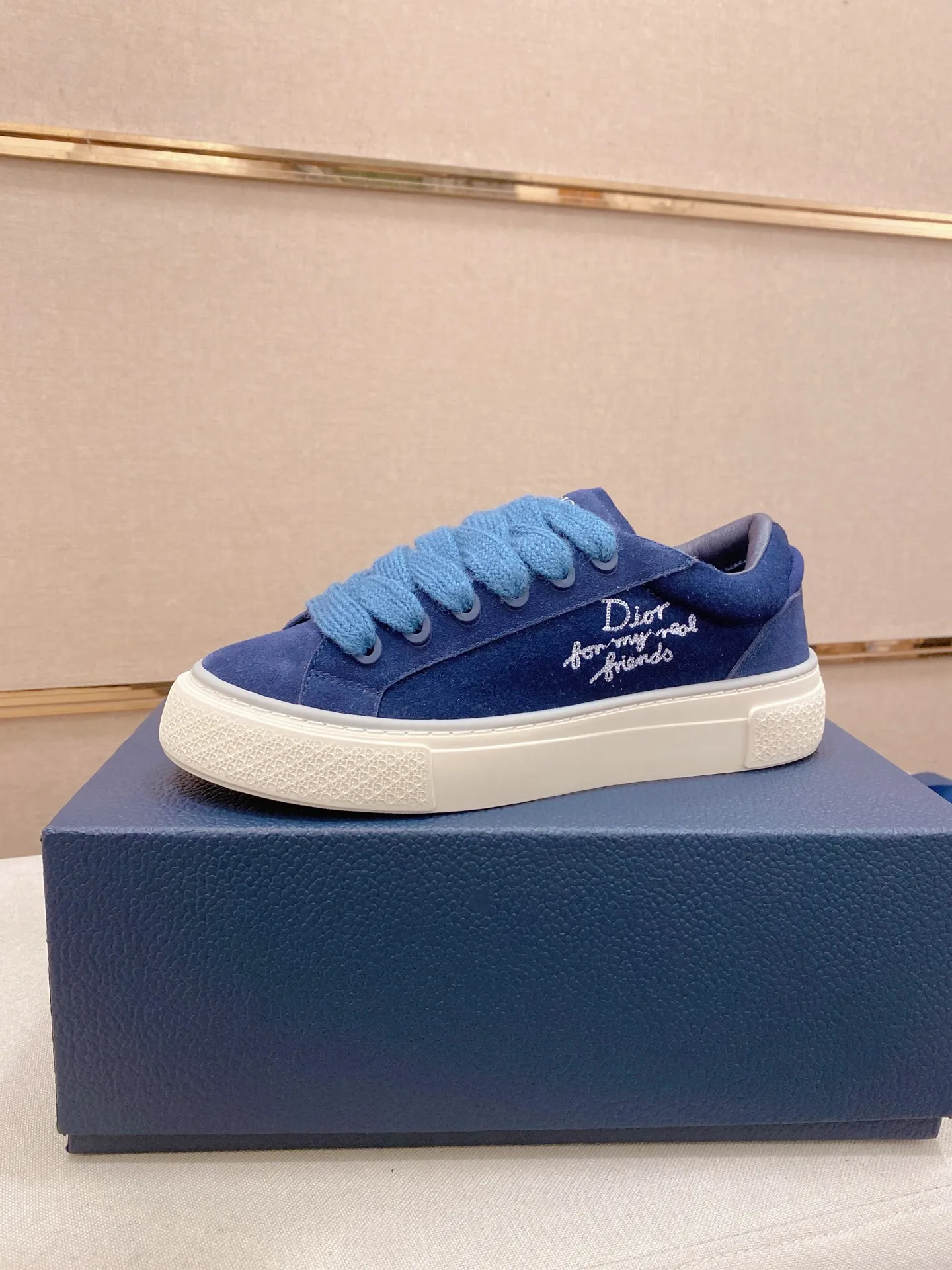 Factory price: 300 Men's shoes 💰[Dior·Dior] Top 🔍Couple style 💏🔍New casual sports style couple shoes, new four-season design, perfect workmanship, lace-up lazy style to create cabinet quality, upper: imported first-layer cowhide, sheepskin lining is soft and comfortable, ultra-light TPU wear-resistant outsole, simple, versatile fashion men's shoes, excellent color code number 35--44